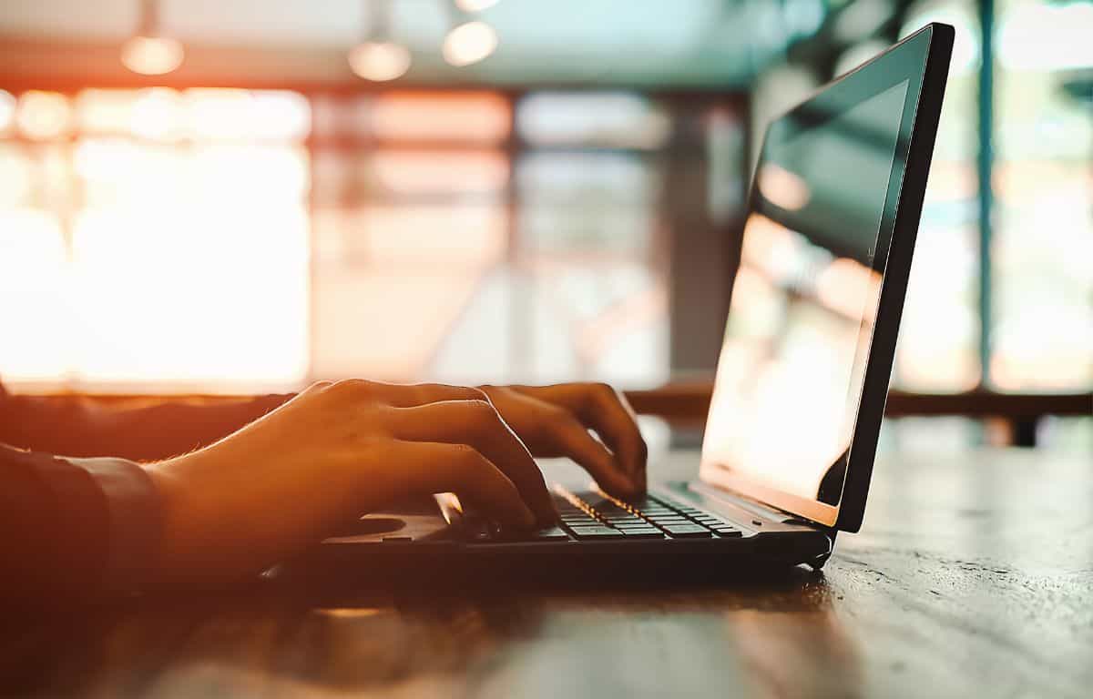 12 Best AI Text Generators Online (Write Faster)