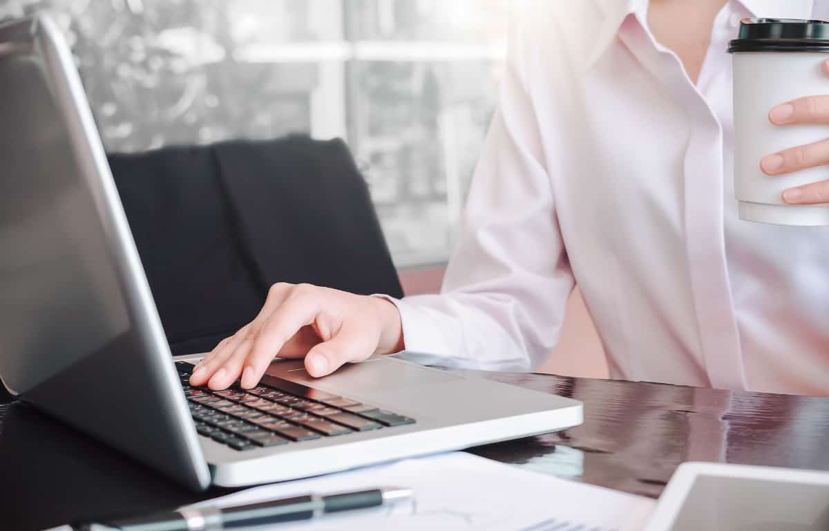 7 Best Writing Assistant Software (Write Better)